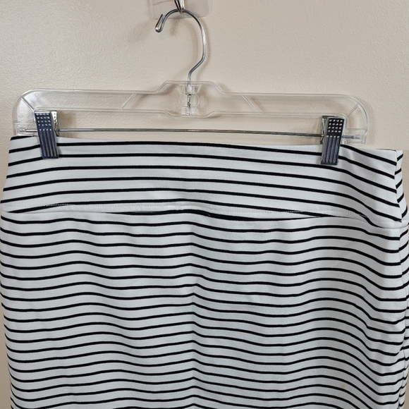 Worthington white and black stripes  skirt size M - Picture 4 of 6